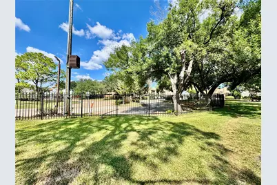 10555 Turtlewood Court #102, Houston, TX 77072 - Photo 3