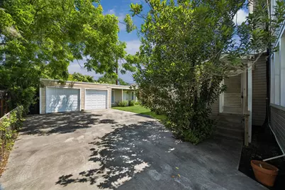 3910 Avenue R 1/2, Galveston, TX 77550 - Photo 27