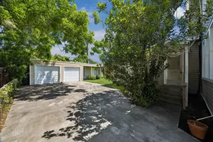 3910 Ave R 1/2, Galveston, TX 77550 - Photo 27