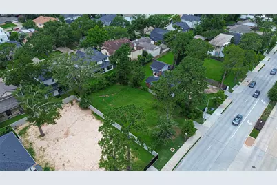 12715 Memorial Drive, Houston, TX 77024 - Photo 7