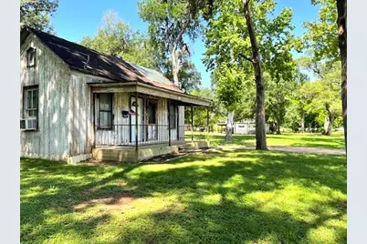 6211 Gresham Street, Wallis, TX 77485 - Photo 11