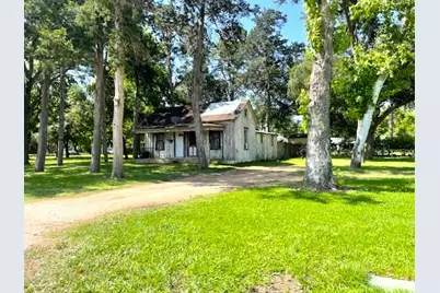 6211 Gresham Street, Wallis, TX 77485 - Photo 1