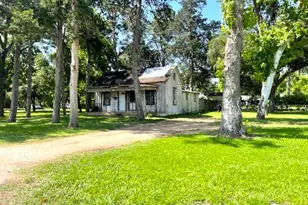 6211 Gresham St, Wallis, TX 77485 - Photo 1