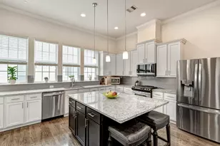 2616 Madeline Grove Dr, Houston, TX 77008 - Photo 11
