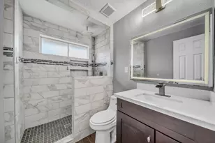 5902 Martha Ln, Houston, TX 77396 - Photo 11