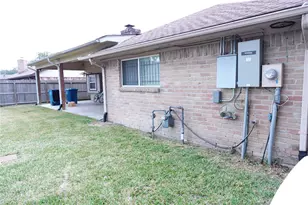 6215 Pinole Forest Dr, Houston, TX 77088 - Photo 13