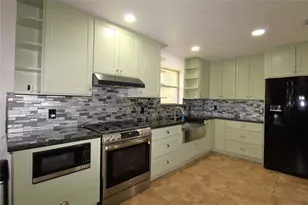 2712 Whispering Pines St, Baytown, TX 77521 - Photo 9