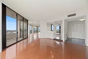 1111 Bering Dr, Houston, TX 77057 - Photo 9