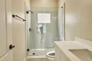 1323 Rosewood St, Houston, TX 77004 - Photo 7