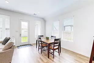 711 Hooks Trail Ln, League City, TX 77573 - Photo 5