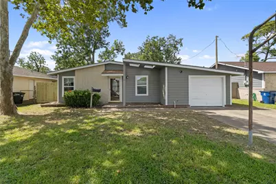 2213 17th Avenue N, Texas City, TX 77590 - Photo 1