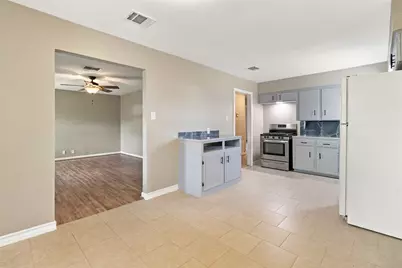 2213 17th Avenue N, Texas City, TX 77590 - Photo 7