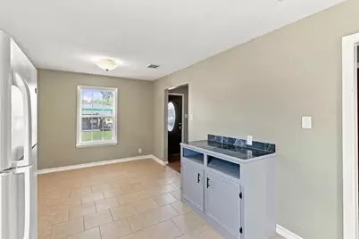 2213 17th Avenue N, Texas City, TX 77590 - Photo 11