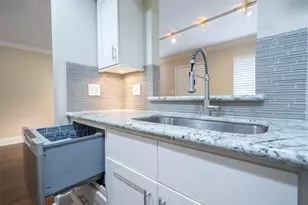 3402 Garrott St, Houston, TX 77006 - Photo 39