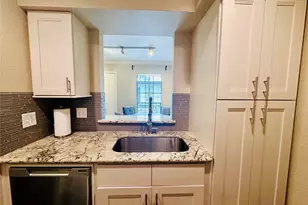 3402 Garrott St, Houston, TX 77006 - Photo 5