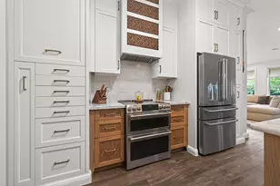 10 Belcarra Pl, Spring, TX 77382 - Photo 17