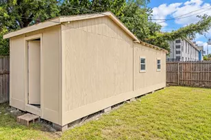 4504 Hemlock Dr, Baytown, TX 77521 - Photo 11