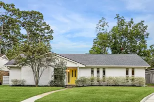 1031 Chamboard Ln, Houston, TX 77018 - Photo 1
