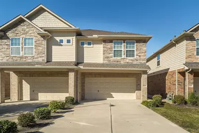 523 N 1st Street, La Porte, TX 77571 - Photo 1