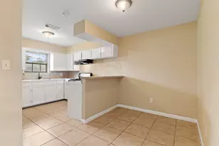 18108 Wild Oak Dr, Houston, TX 77090 - Photo 9