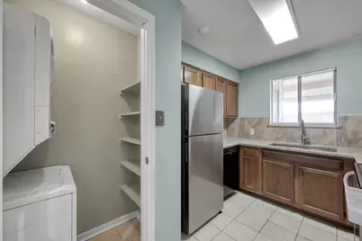 301 Lakeview Terrace #D, Conroe, TX 77356 - Photo 5