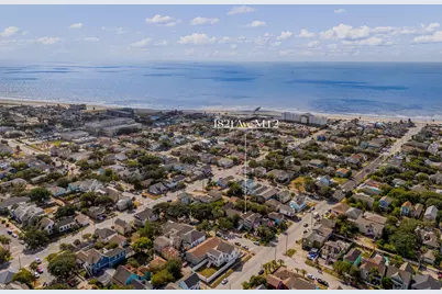 1821 Avenue M 1/2, Galveston, TX 77550 - Photo 1