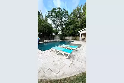 636 Franklin, La Grange, TX 78945 - Photo 1