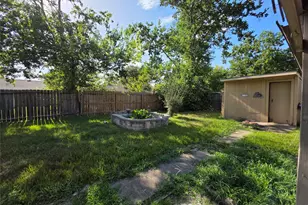 16722 Ribbonridge Dr, Sugar Land, TX 77498 - Photo 25