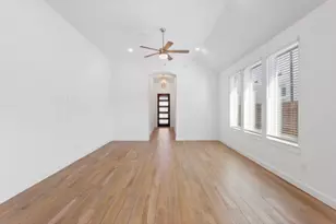 10227 Van Gogh Ct, Iowa Colony, TX 77583 - Photo 5