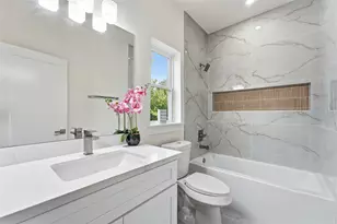 1420 W 34th 1/2 St, Houston, TX 77018 - Photo 17