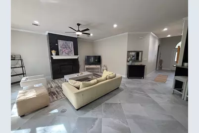 119 April Waters Drive W, Conroe, TX 77356 - Photo 3