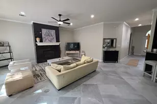119 April Waters Dr W, Conroe, TX 77356 - Photo 3