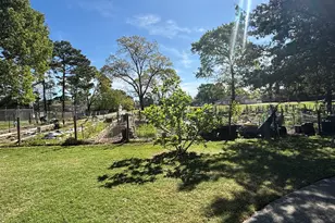 119 April Waters Dr W, Conroe, TX 77356 - Photo 25