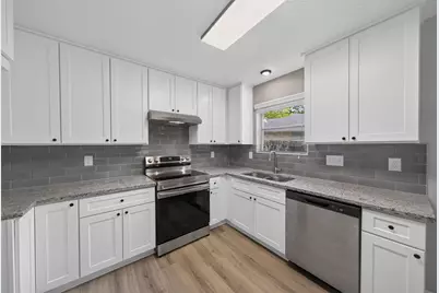 11746 Apple Bough Circle, Houston, TX 77067 - Photo 9