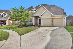 4704 Bella Ct, Alvin, TX 77511 - Photo 3