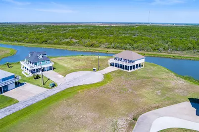 704 Cameron Circle, Port Bolivar, TX 77650 - Photo 5