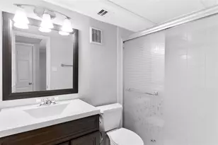 2800 Jeanetta St, Houston, TX 77063 - Photo 13