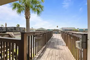 436 Pompano St, Bayou Vista, TX 77563 - Photo 3