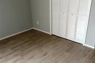 3055 SW Walnut Bend Ln, Houston, TX 77042 - Photo 3