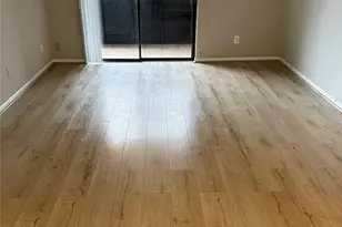 3055 SW Walnut Bend Ln, Houston, TX 77042 - Photo 7