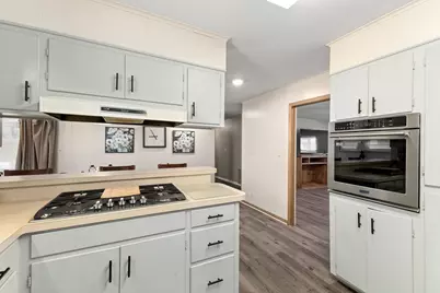 205 Klesel Street, Schulenburg, TX 78956 - Photo 11