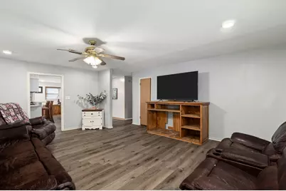 205 Klesel Street, Schulenburg, TX 78956 - Photo 5