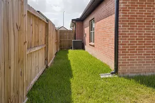 2614 Piemonte Ave Circle, Spring, TX 77388 - Photo 17