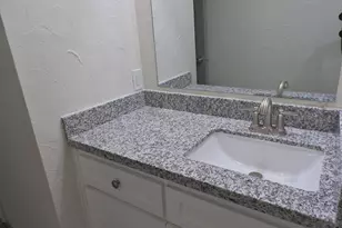 408 E Coombs St, Alvin, TX 77511 - Photo 15