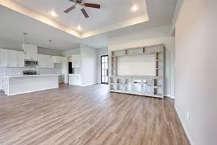 111 Fosters Branch Dr, Schulenburg, TX 78956 - Photo 5