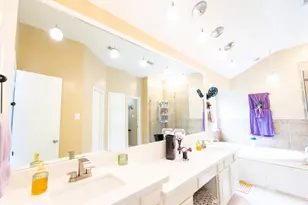 16039 Surrey Woods Dr, Friendswood, TX 77546 - Photo 19