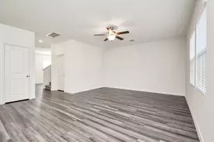 7802 Hightree Dr, Houston, TX 77049 - Photo 17