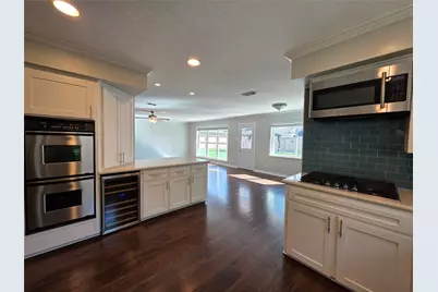 11219 Valley Spring Drive, Houston, TX 77043 - Photo 27