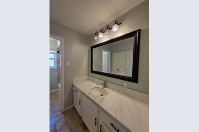 11219 Valley Spring Drive, Houston, TX 77043 - Photo 17