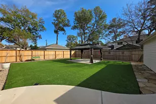 11219 Valley Spring Dr, Houston, TX 77043 - Photo 21